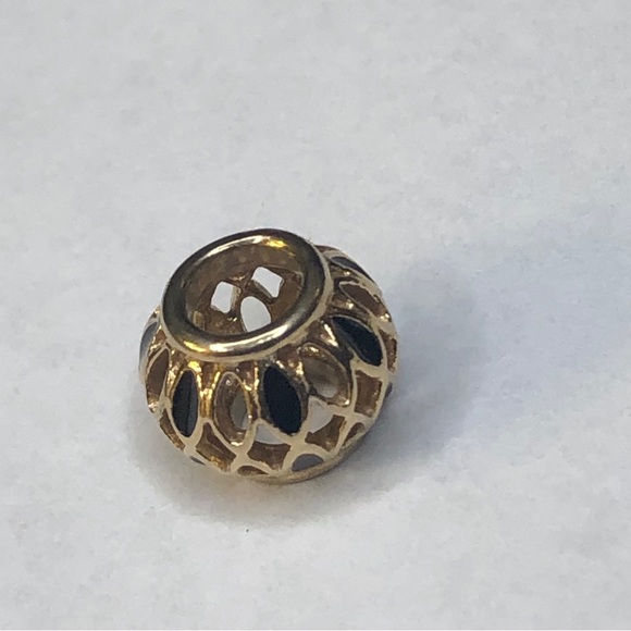 Pandora Solid 14k Royal Victorian Gold Charm G585 Ale - Picture 5 of 13